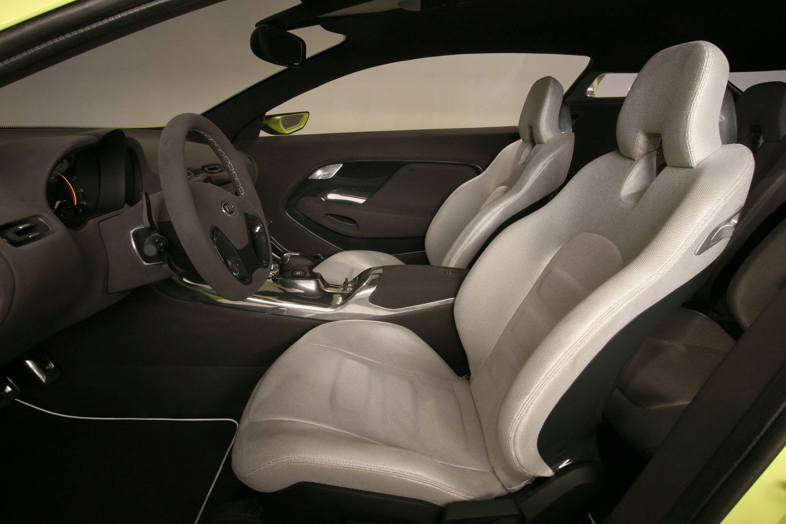 KIA готви конкурент на Audi A5