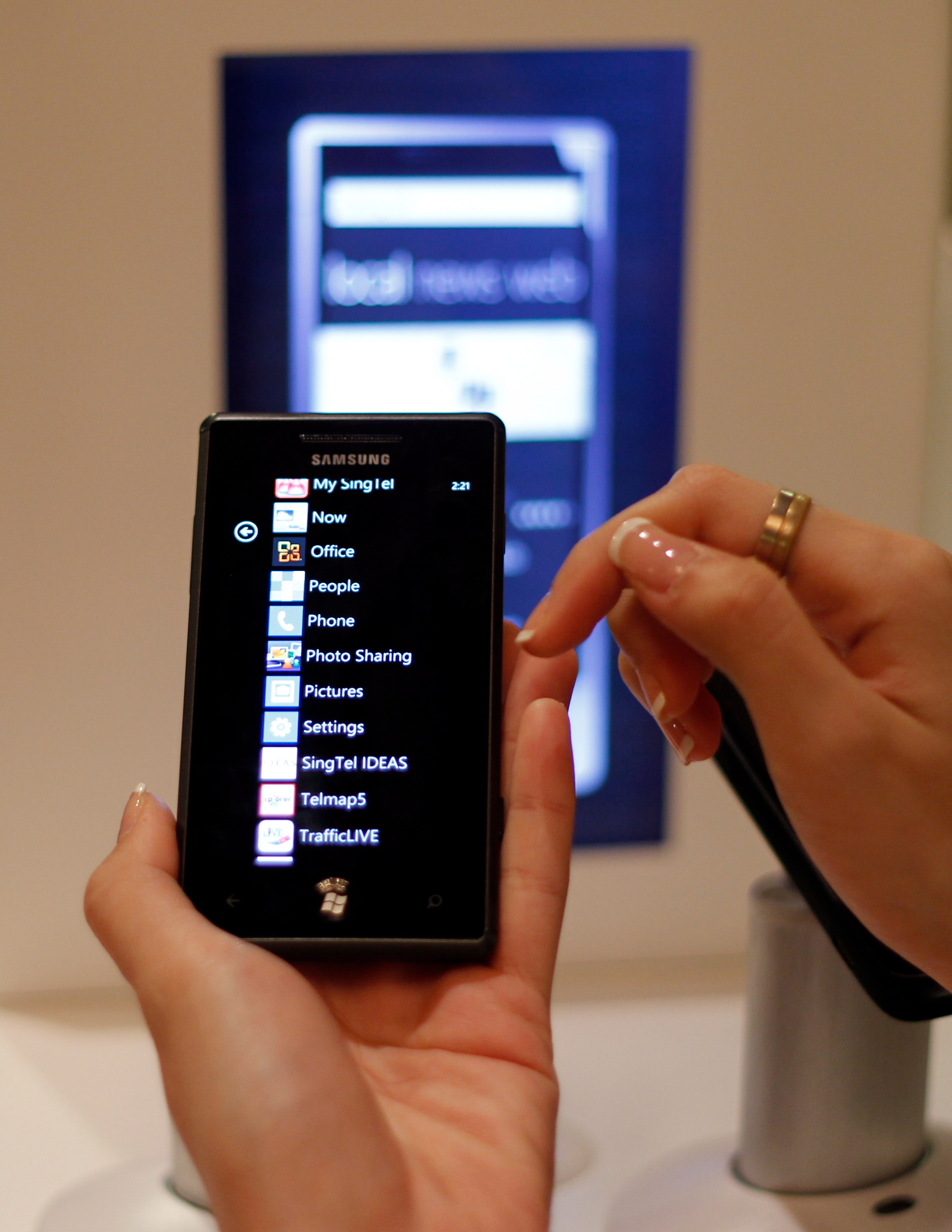 Вдигнаха се продажбите на GSM-и