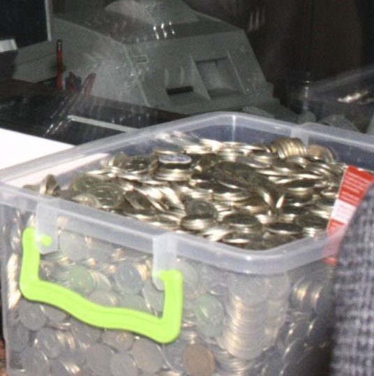 Мъж от Разград плати местните си данъци с 50 кг стотинки
