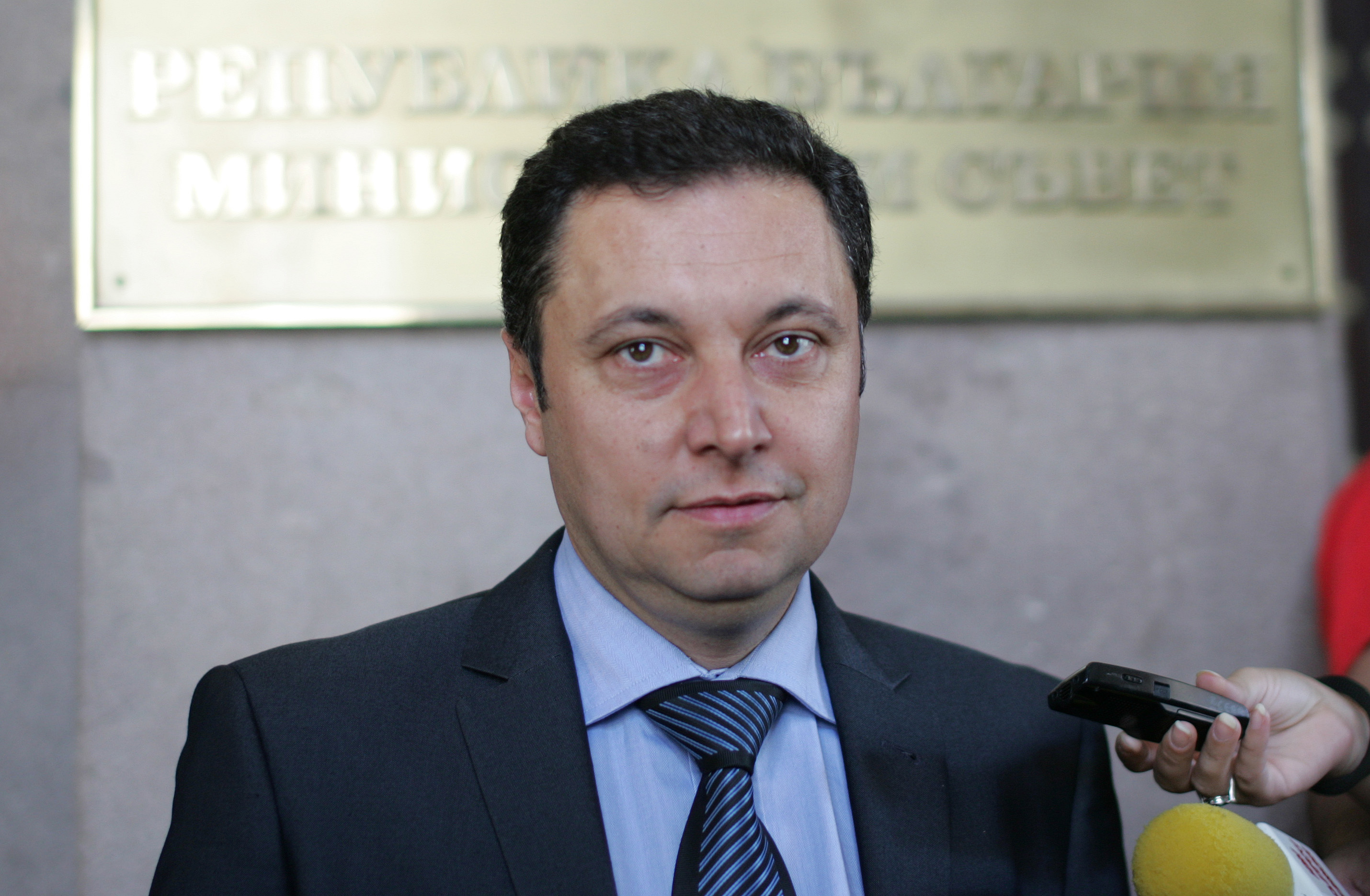 Янев убедил Борисов парламентът да осъди тероризма и насилието