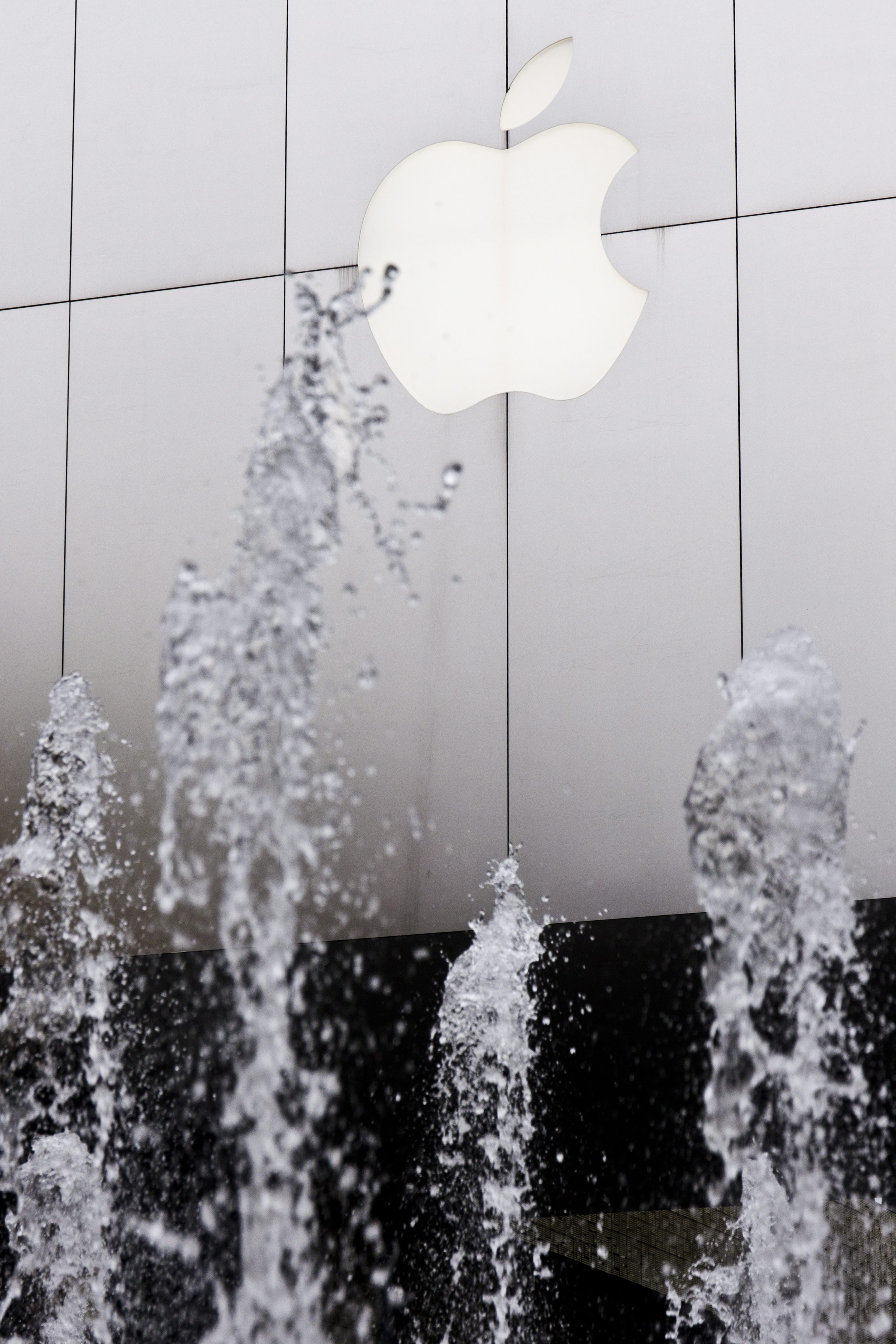 Apple все още е най-скъпата марка на света