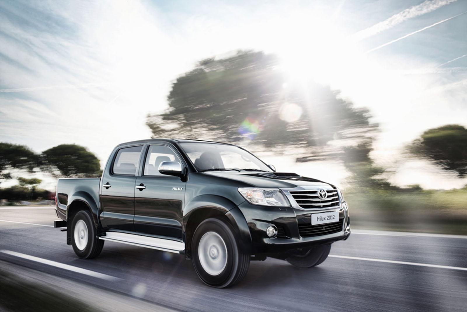 Toyota представи официално обновения Hilux