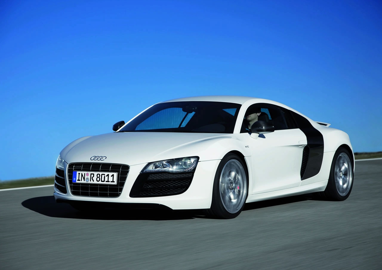 От Audi ще модернизират с фейслифт своята R8