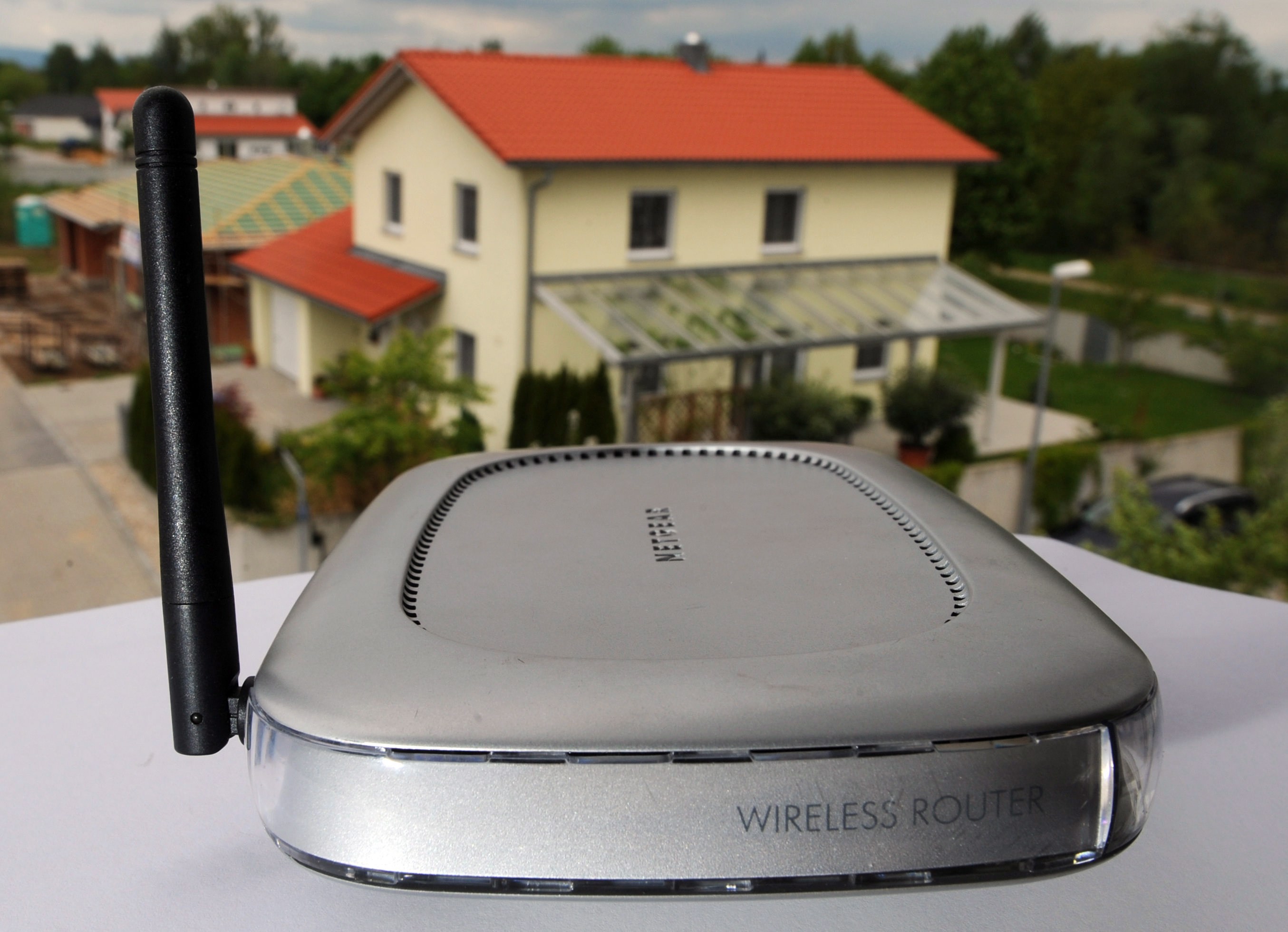 Ако WiFi е включен, без да се ползва, има опасност автоматично да се свърже с незащитена мрежа