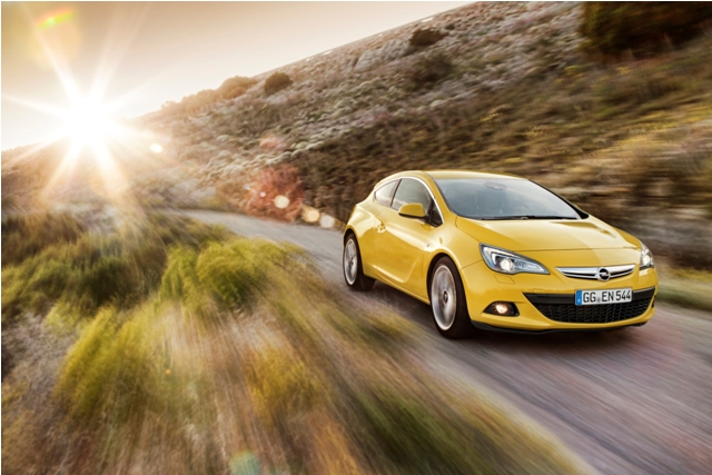 Opel Astra GTC с ново спортно окачване