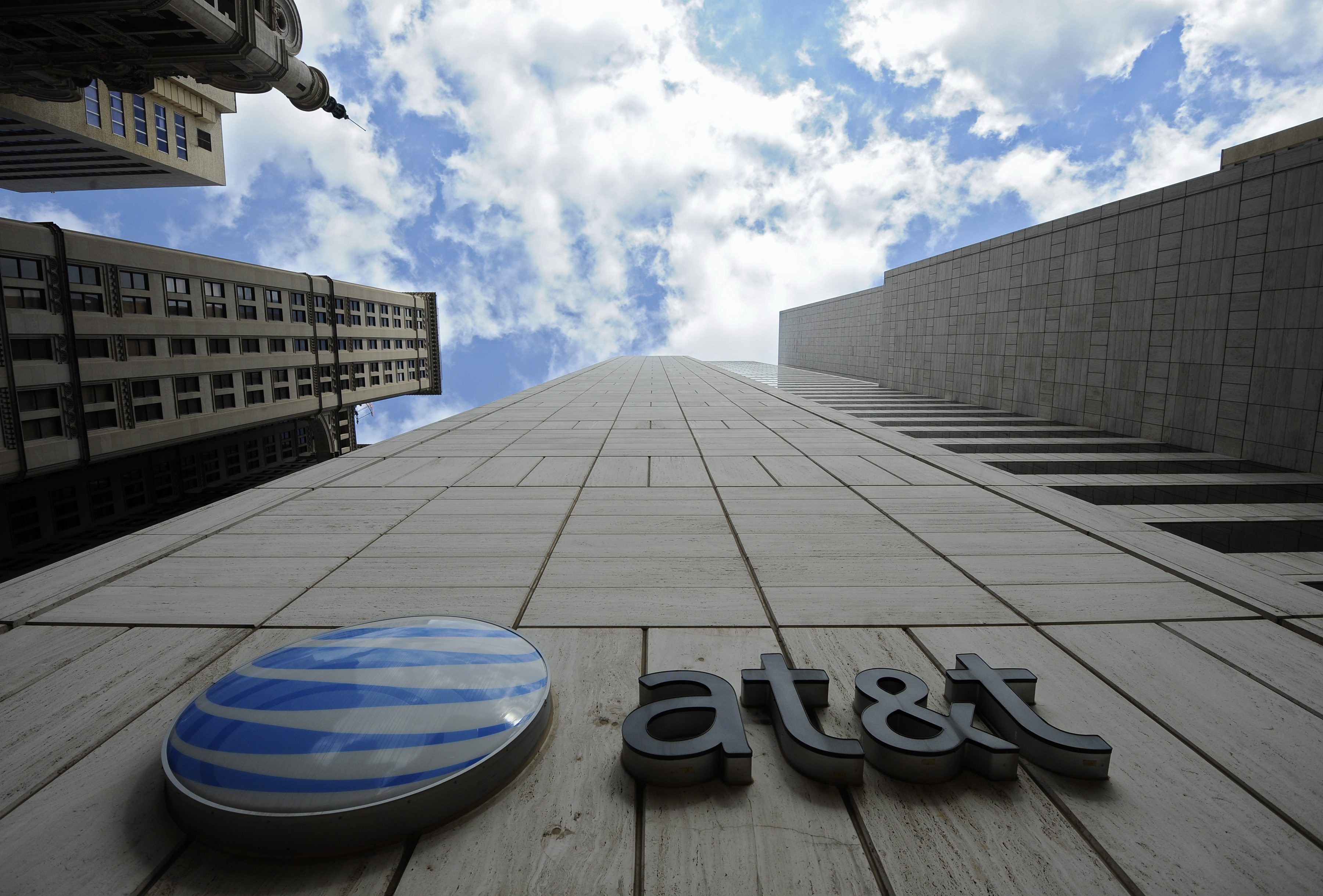 AT&T е демонстрирала ”изключително желание да помага” на АНС