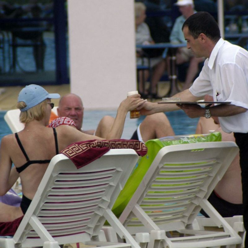 Слънчев бряг посрещна 360 австрийски пенсионери