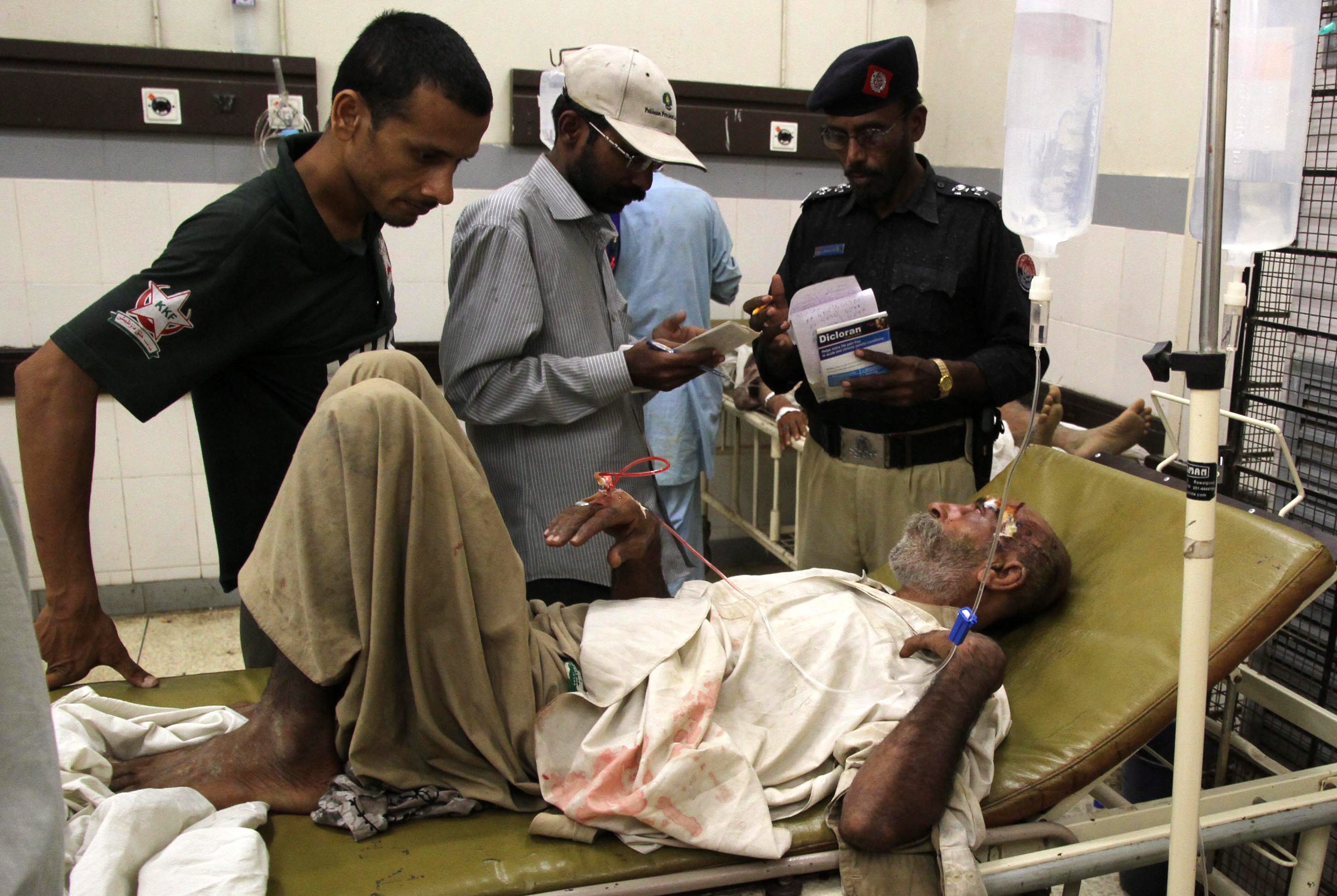Ранен след взрива на хотела пакистанец