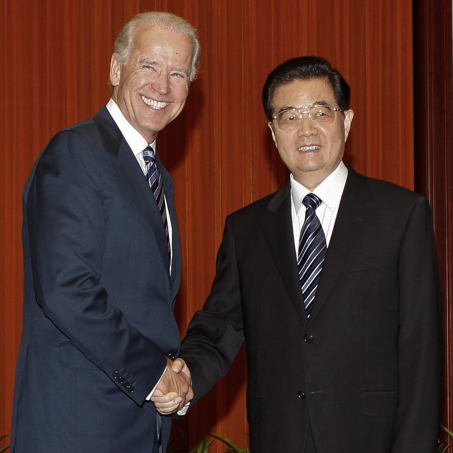 Вицепрезидентът на САЩ Джо Байдън и китайският президент Ху Цзинтао