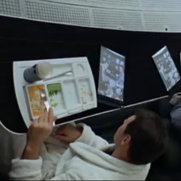 Кадър от филма ”2001: Космическа одисея”, на който се вижда устройство досущ като таблета iPad