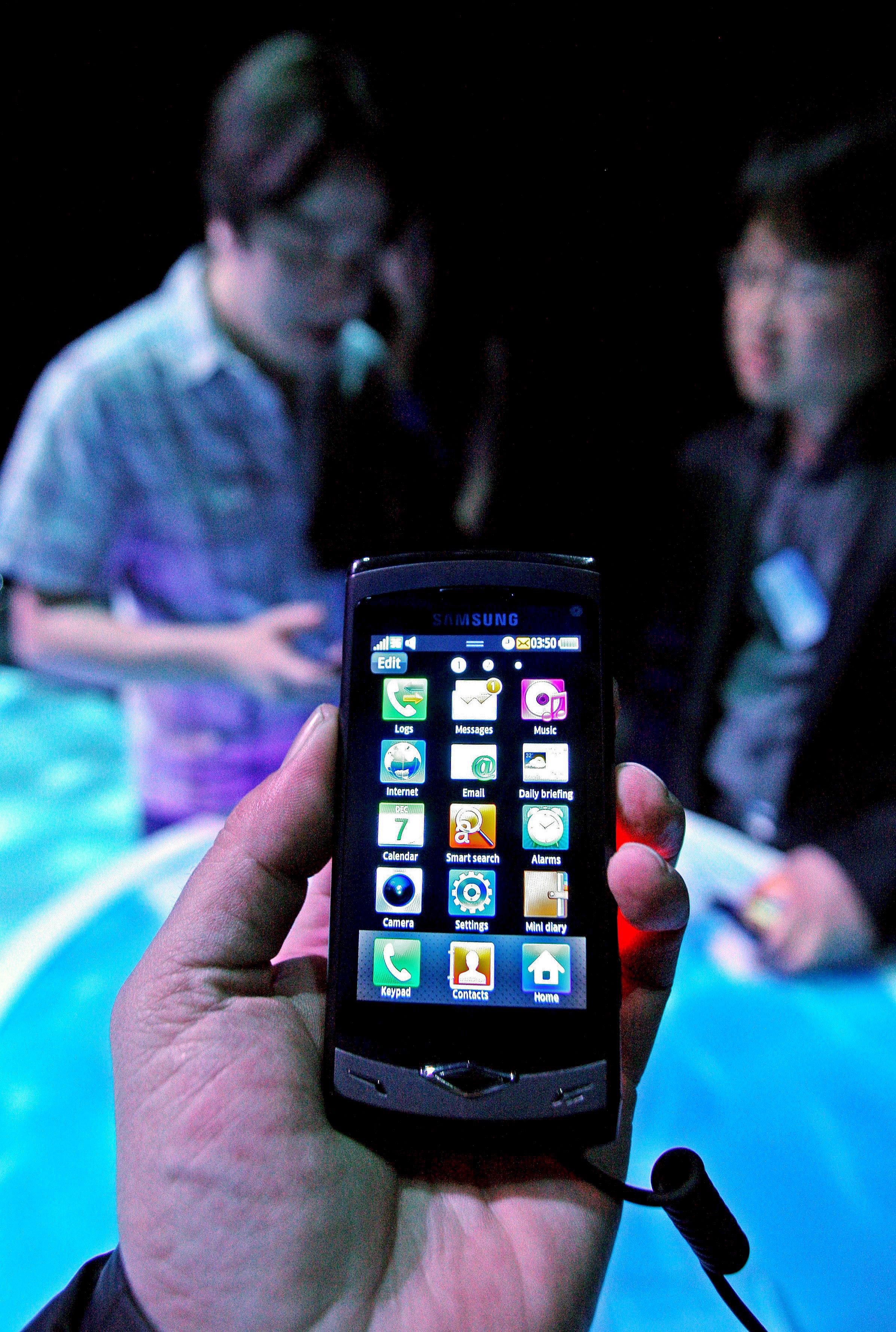 Samsung ще разчита на собствената си платформа (bada) и Android