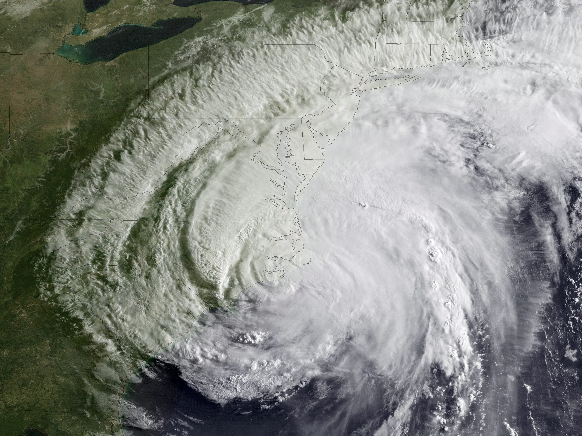 Ураганът Одил е от трета категория от 5-степенната скала на Сафир-Симпсън