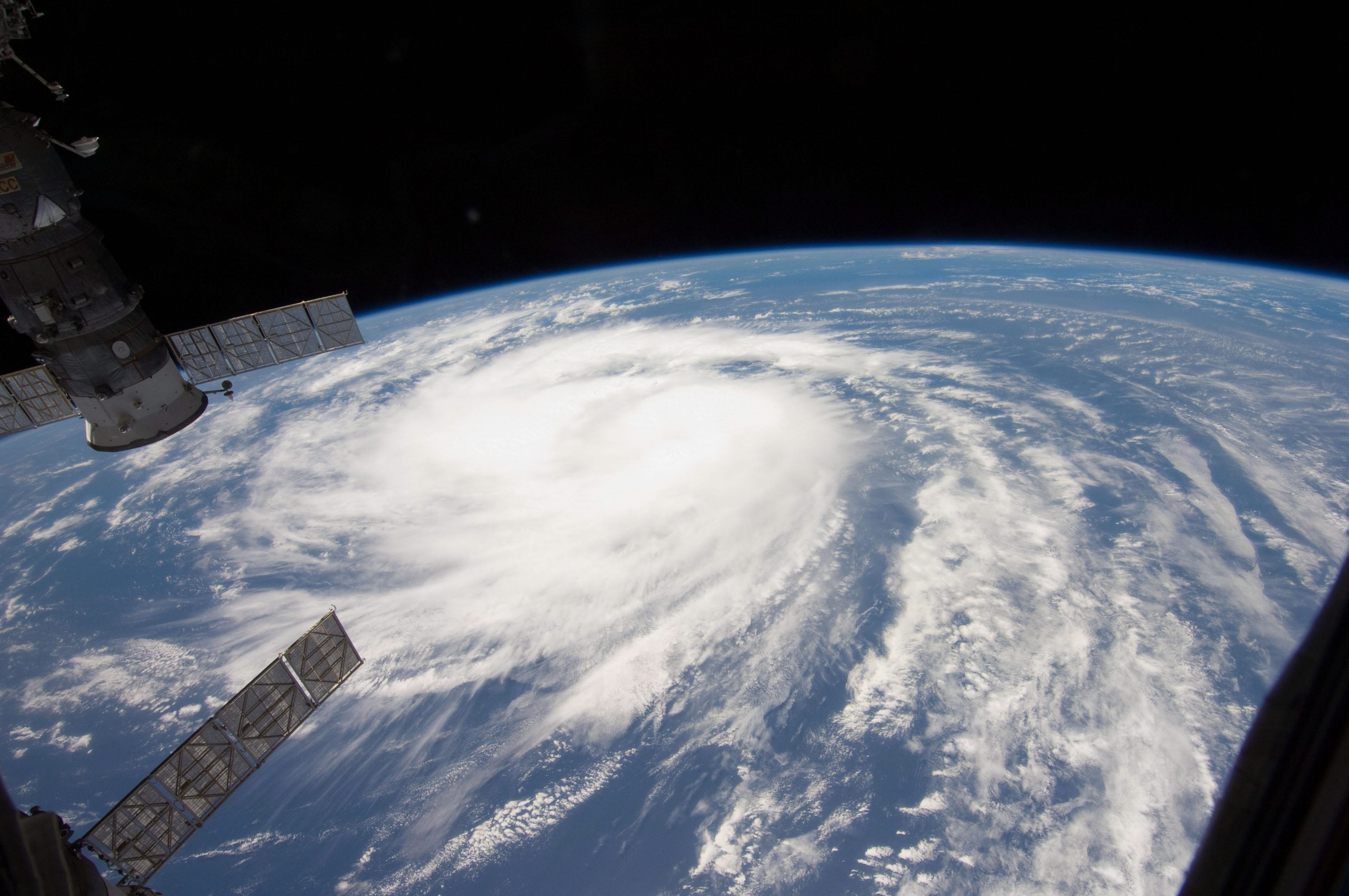 Спътникът ще се използва за наблюдение на циклони и прогнозиране на природни катаклизми