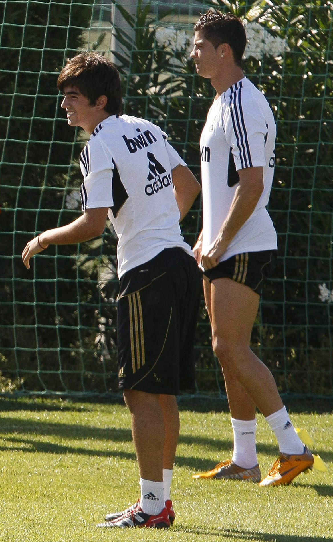 Синът на Зинедин Зидан Енцо тренира с Кристиано Роналдо по време на занимание на Реал