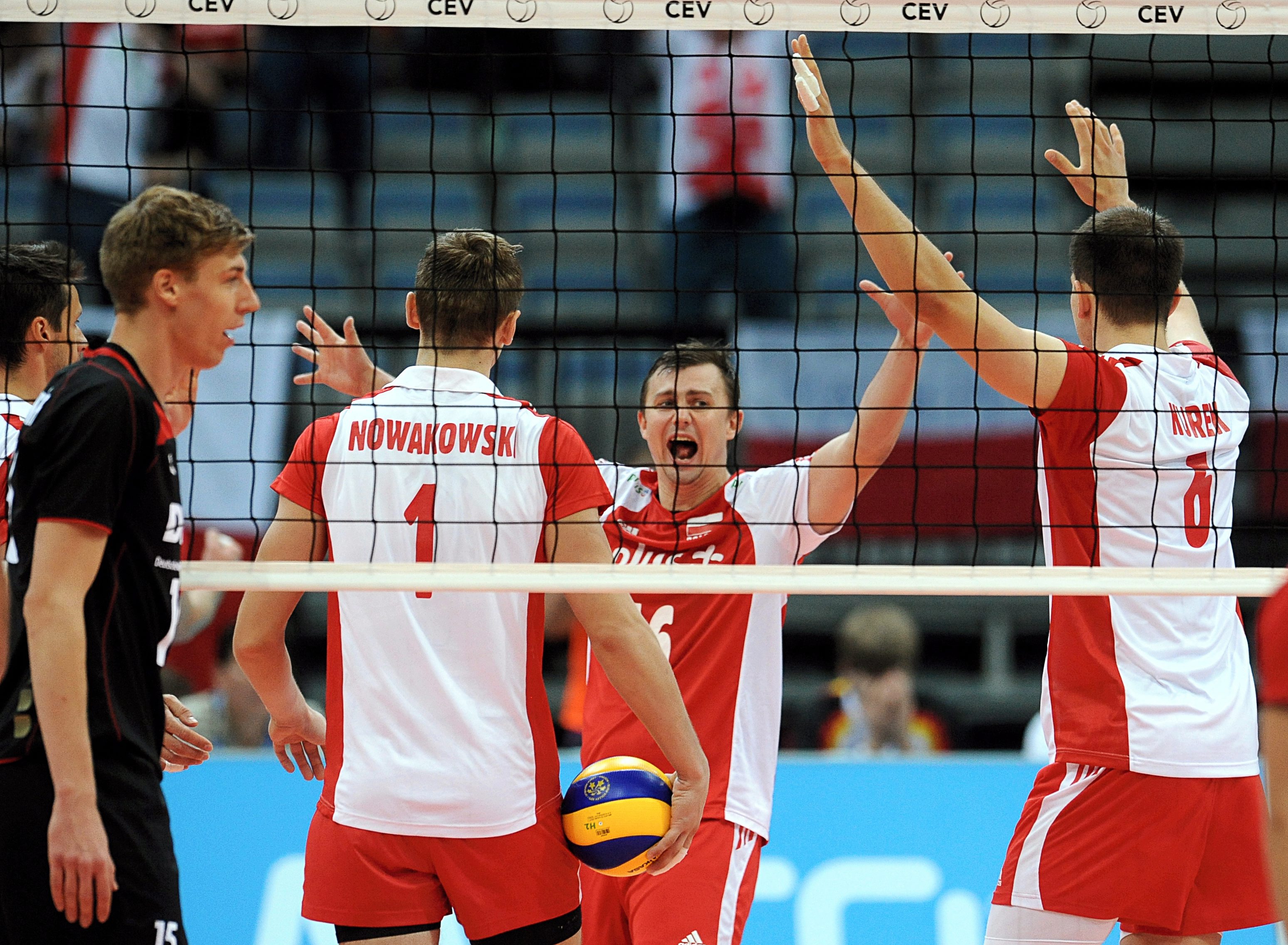 Полша оглави групата ни след 3:1 над Германия