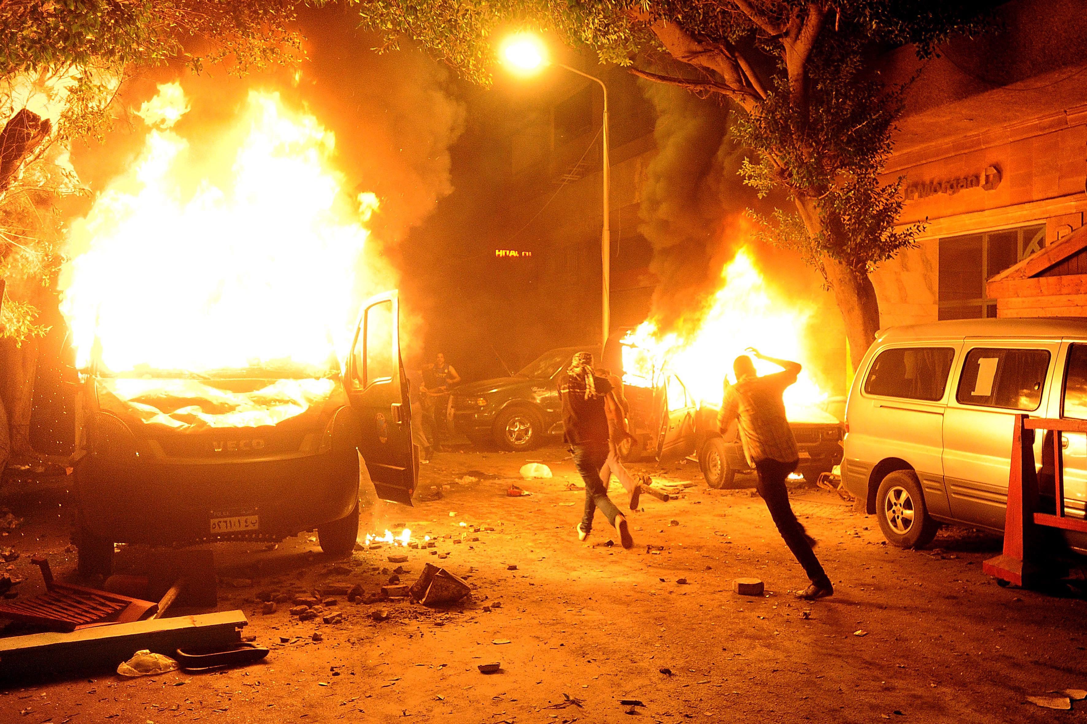 Десетки загинаха при християнски бунт в Кайро