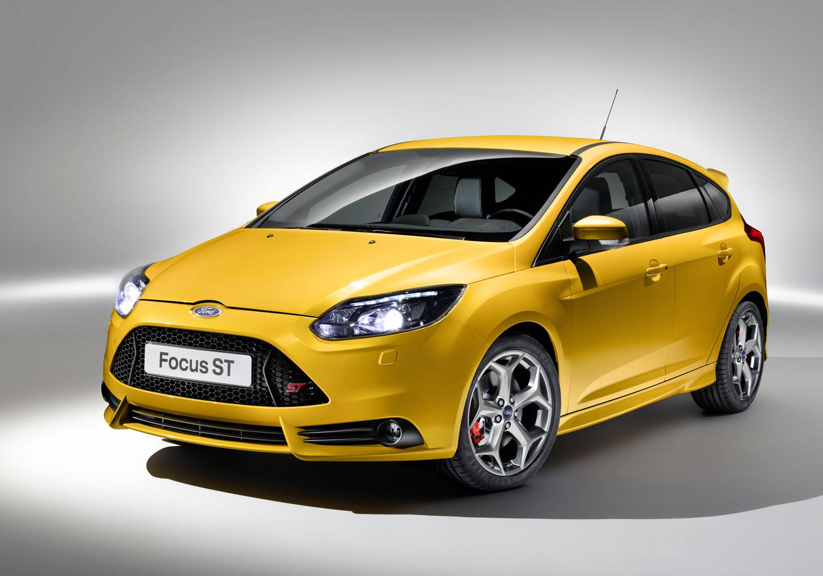 Ford Focus ST срещу VW Golf GTI (видео)