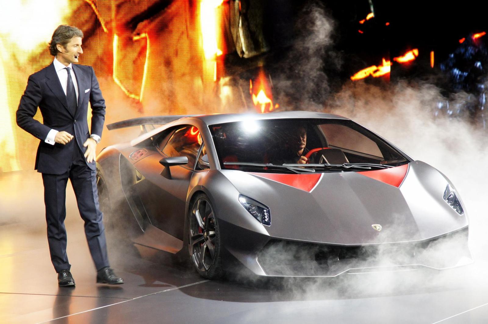 Lamborghini ще прави серийно Sesto Elemento