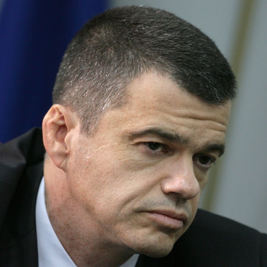 ДАНС мълчи какво са правили френските ”парашутисти” у нас