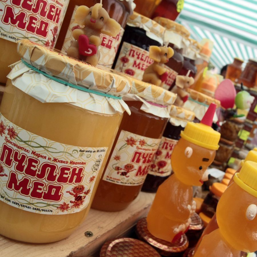 Изложение на мед до Часовника в Бургас