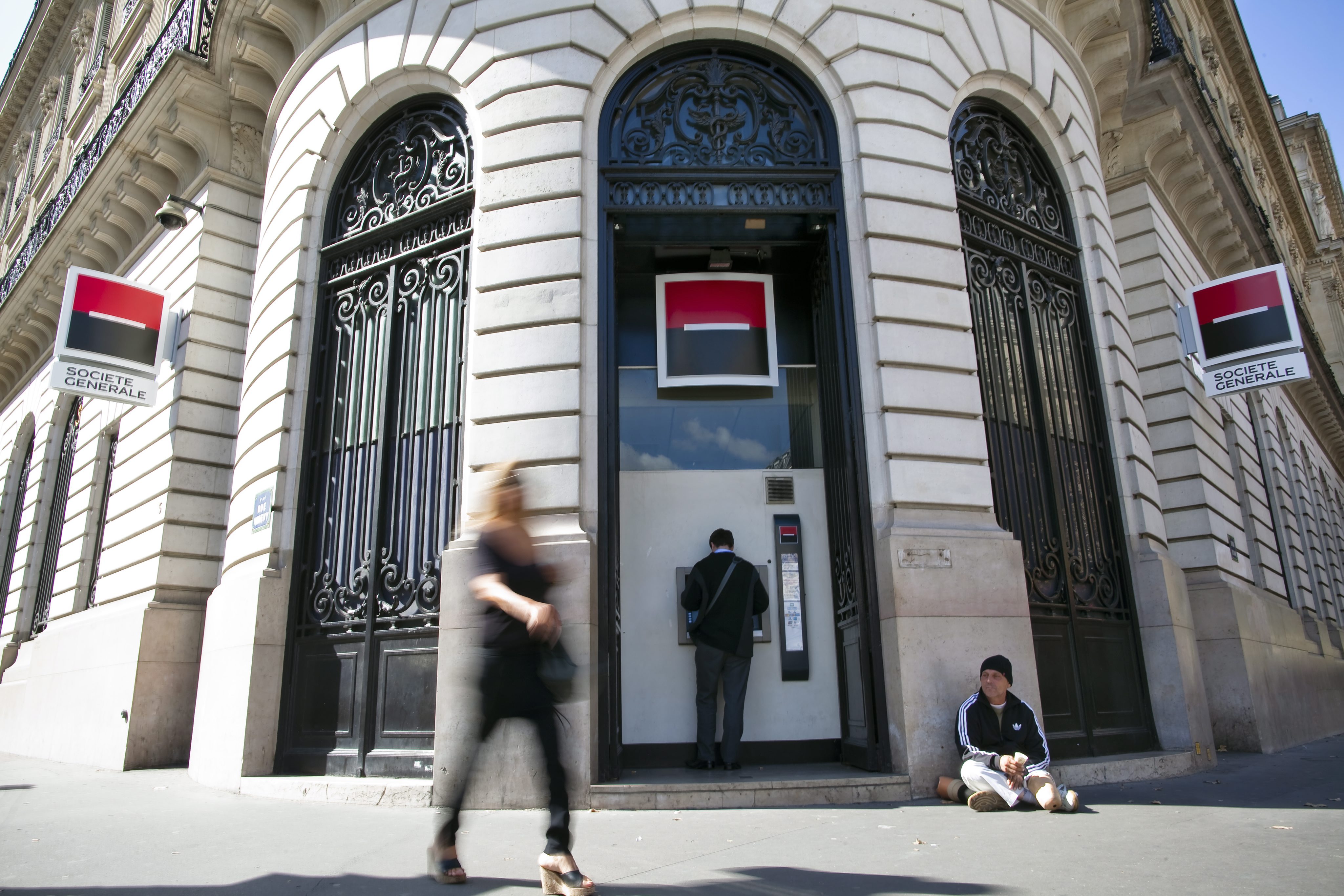 Мудис заплаши рейтинга на 114 банки в Европа
