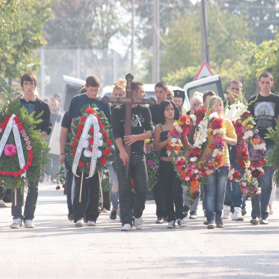 В Катуница погребаха 16-годишния Павел