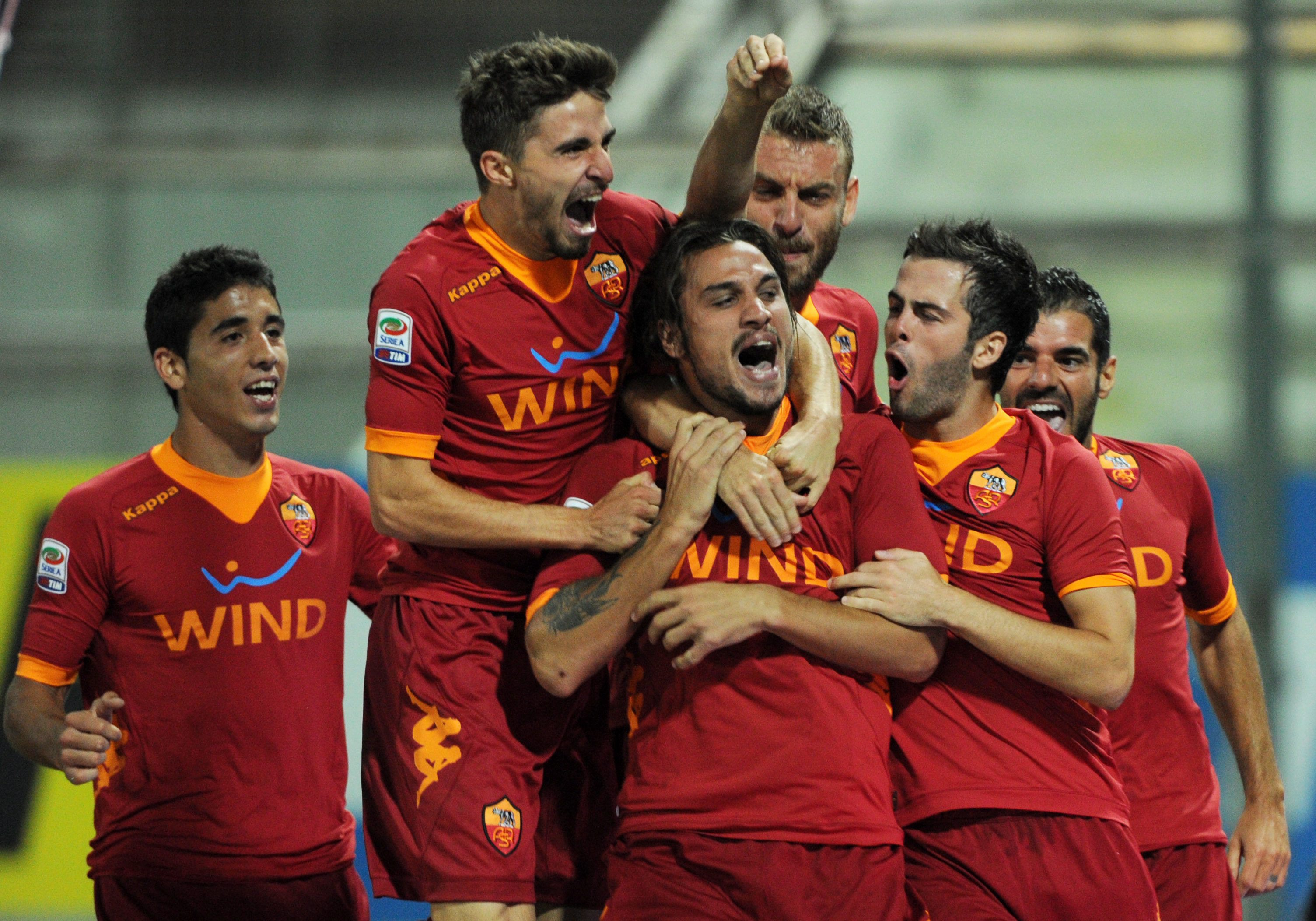Футболистите на Рома победиха Лече с 2:1