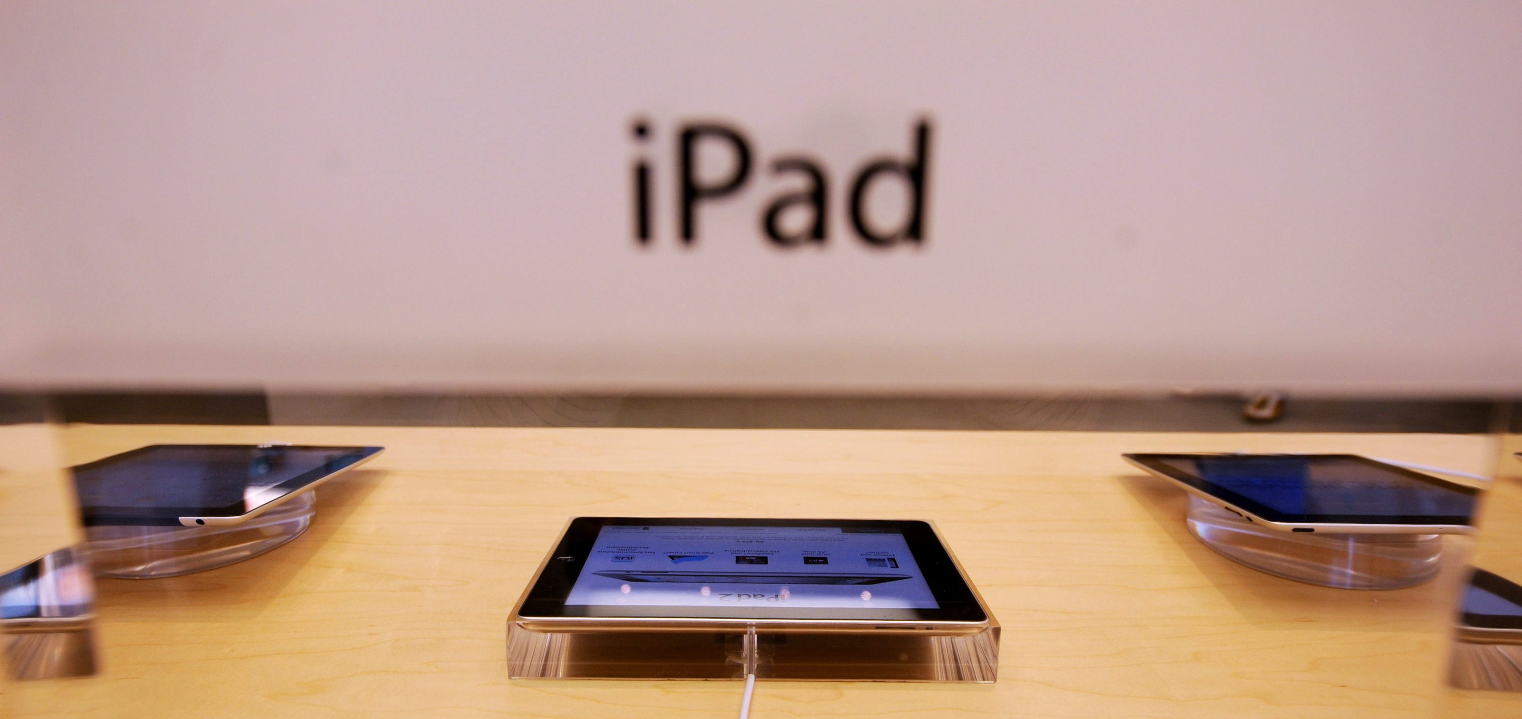 Apple дава още $16 млн. за марката ”iPad”?