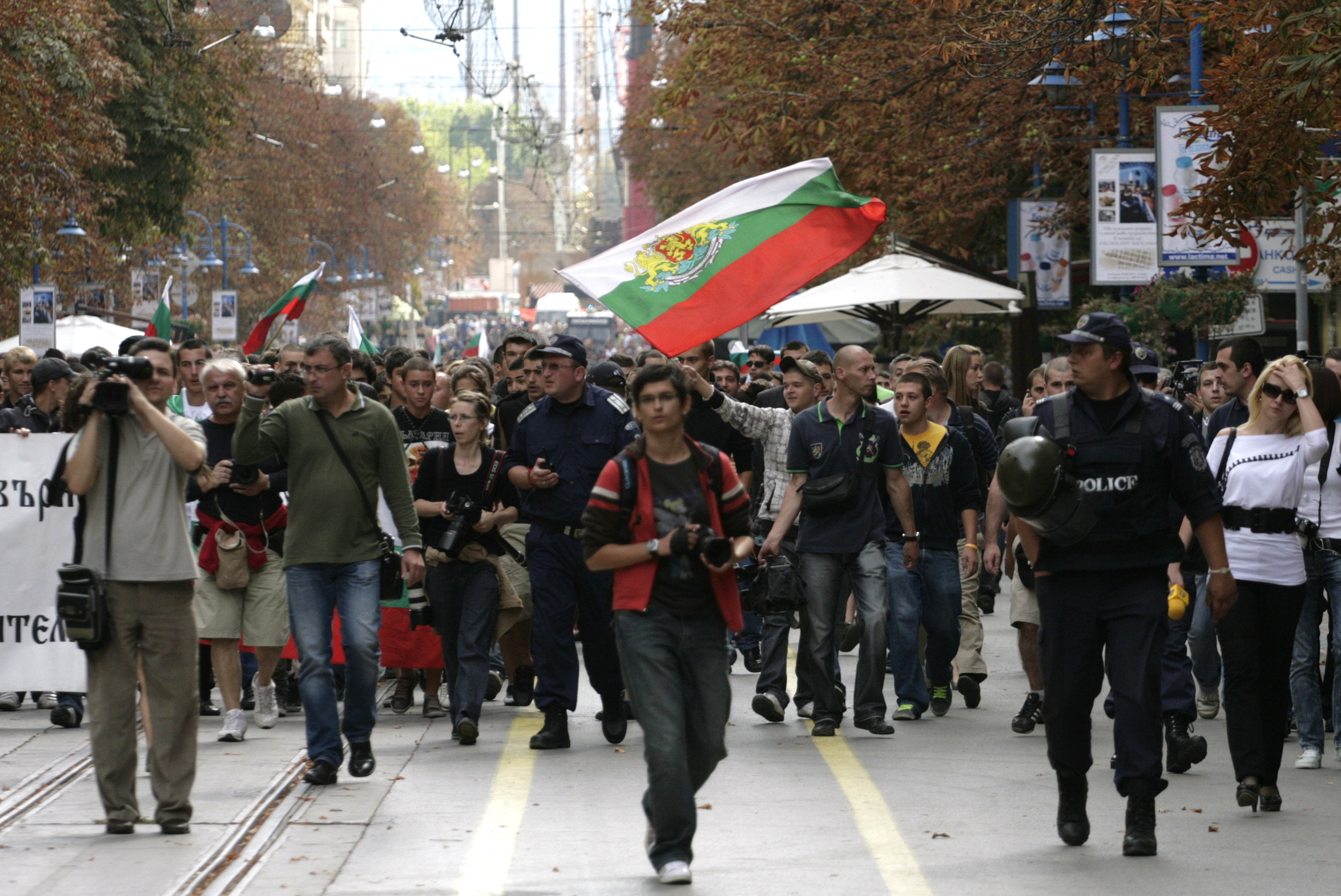 Според организаторите на шествието, на него са присъствали около 2000 души