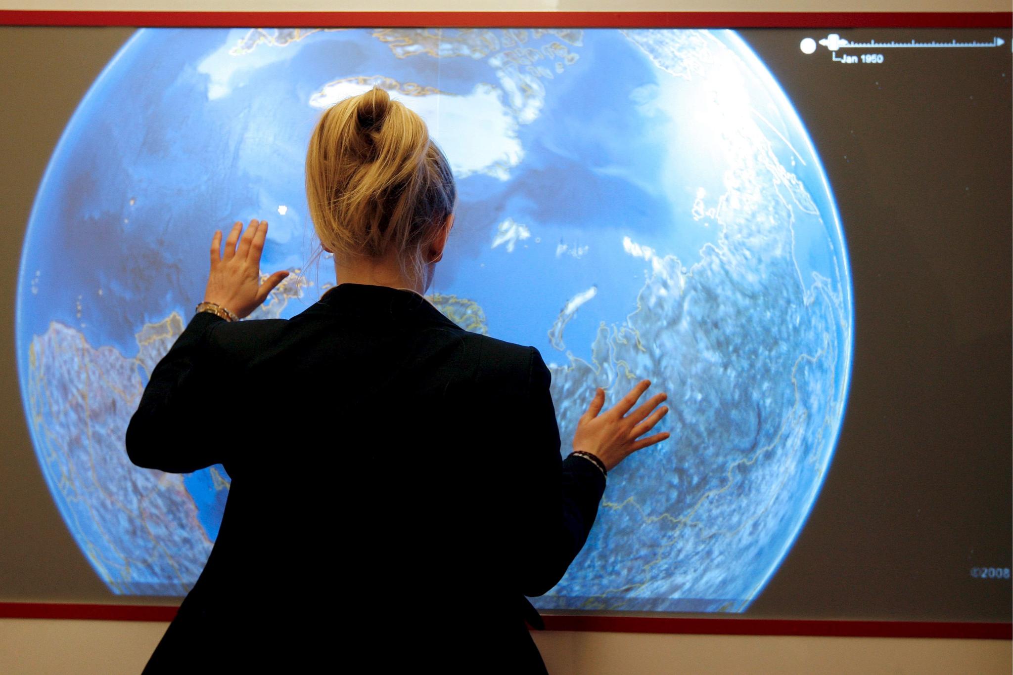 Google дава $500 млн. за сателитна компания