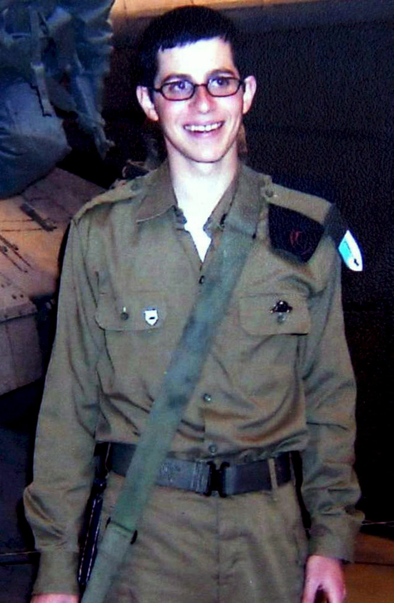 Израелският войник, който бе пленен през 2006 г., стана на 25 години през август