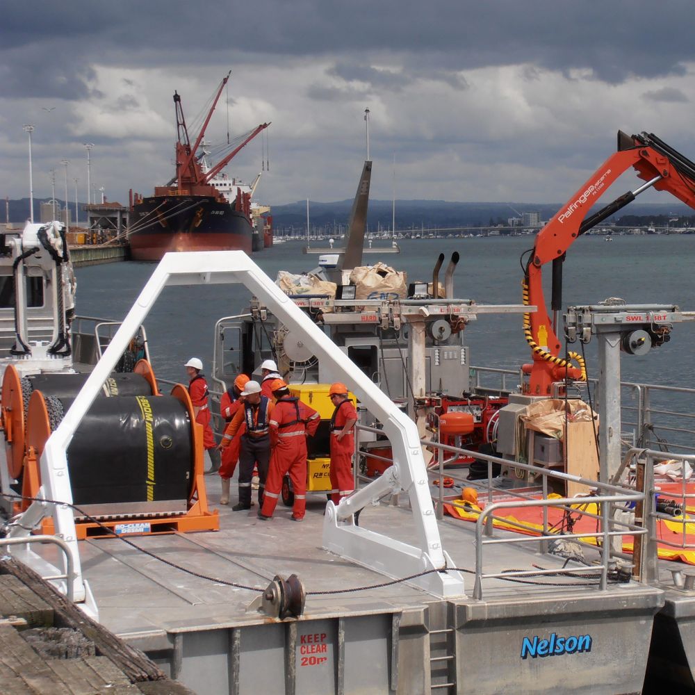 Корпусът на ”Рина” може да се разпадне и 1700 тона гориво да изтекат върху рифа Астролаб