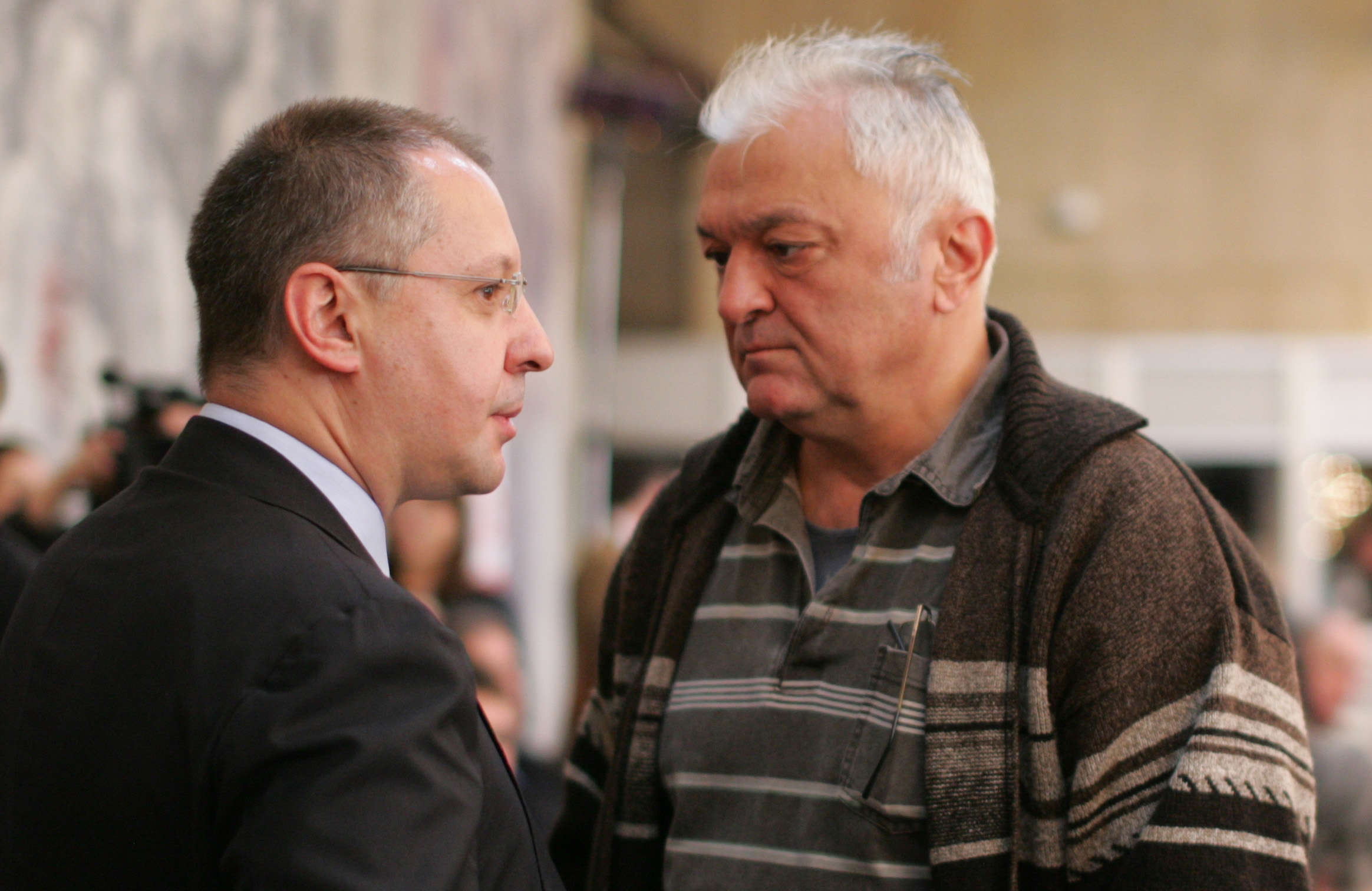Сашо Диков ще остане директор на телевизията