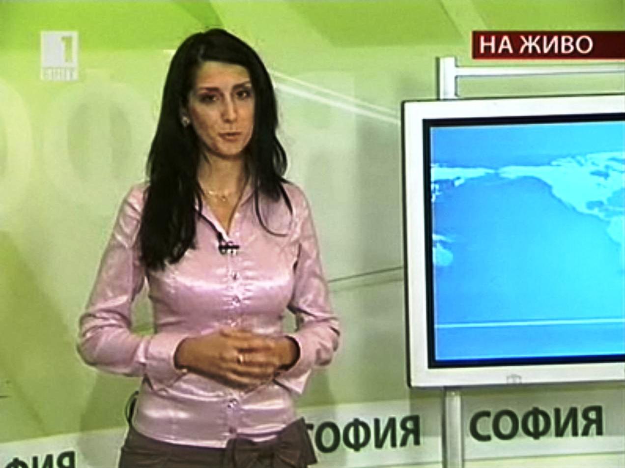 Ася Методиева като водещ новини БНТ2
