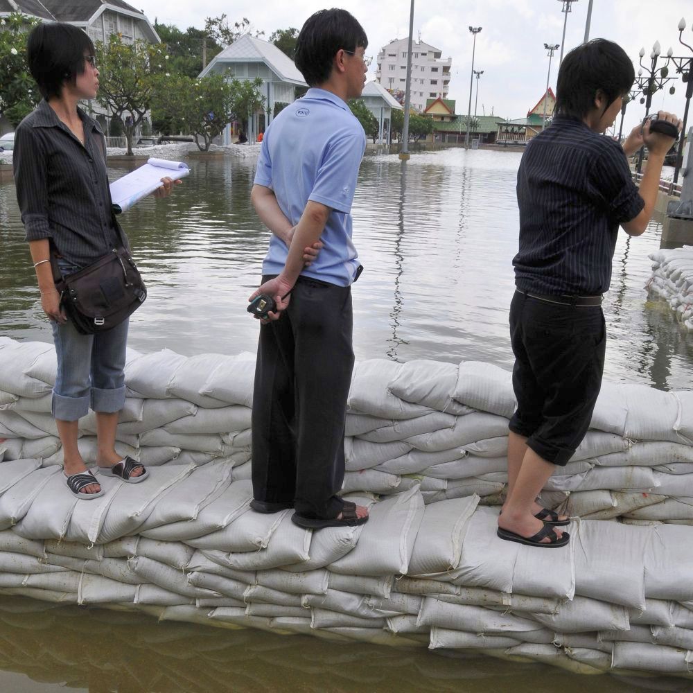Наводнения взеха стотици жертви в Азия и Централна Америка