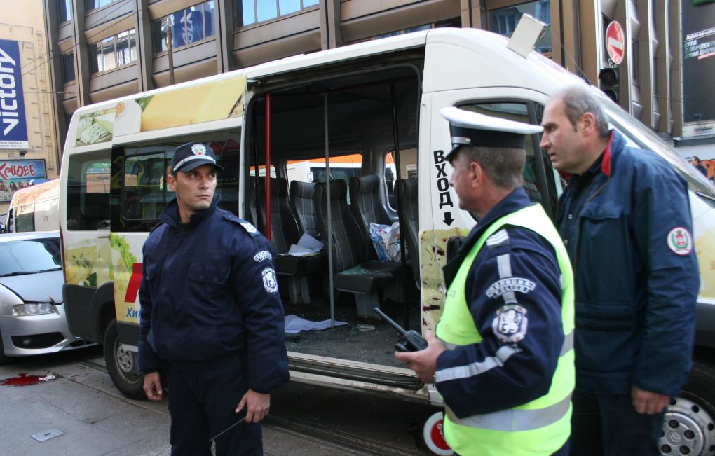Шофьор опря пистолет в главата на пешеходец в София