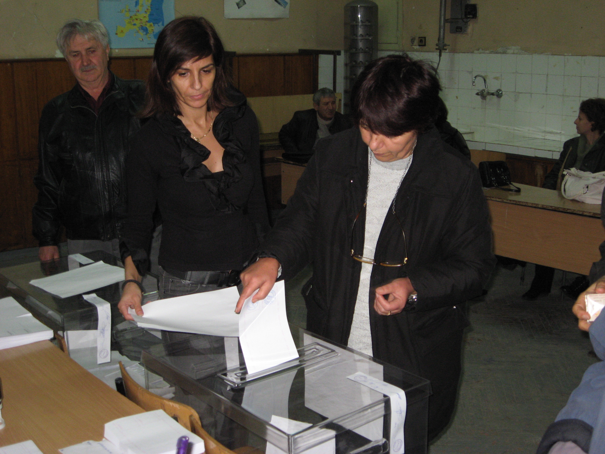 Куриоз - двама кандидат-кметове с еднакъв резултат, ще има нов вот