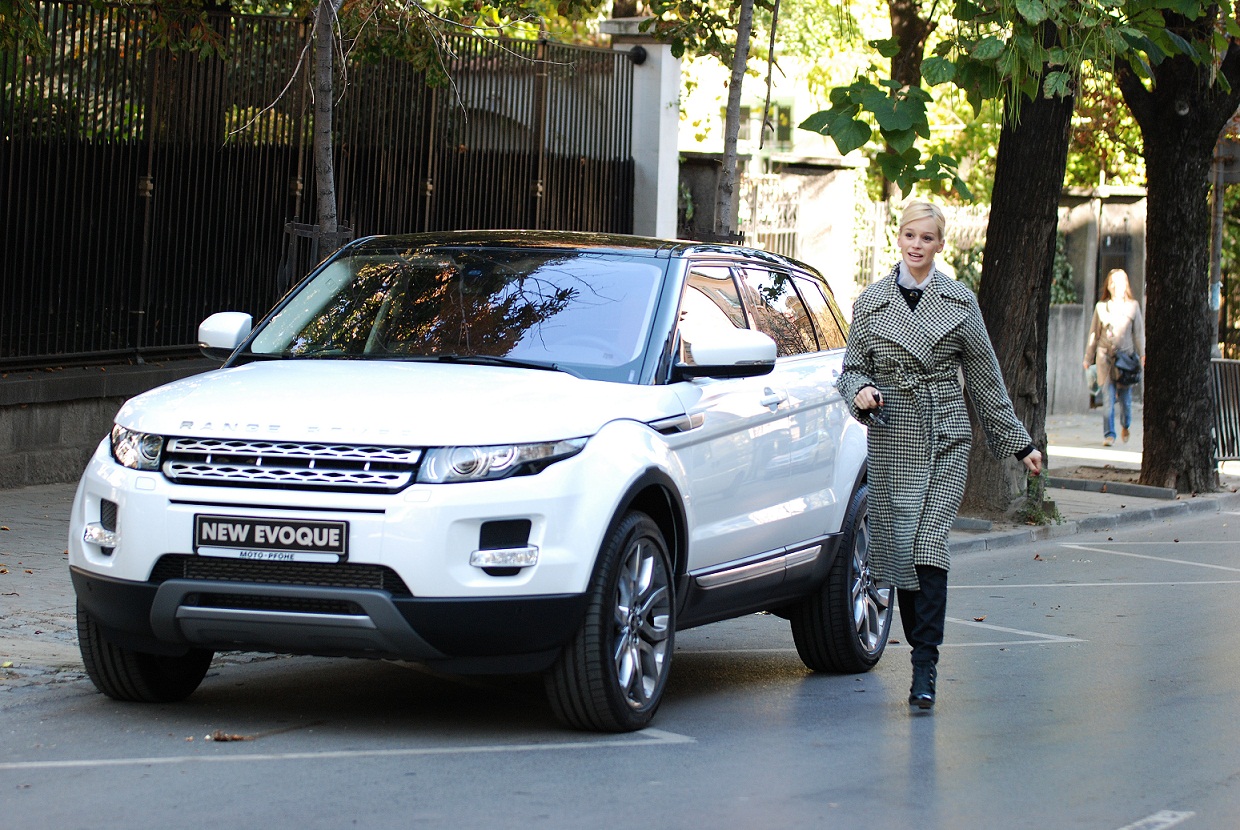 Range Rover представи новото лице на Evoque за България (видео)