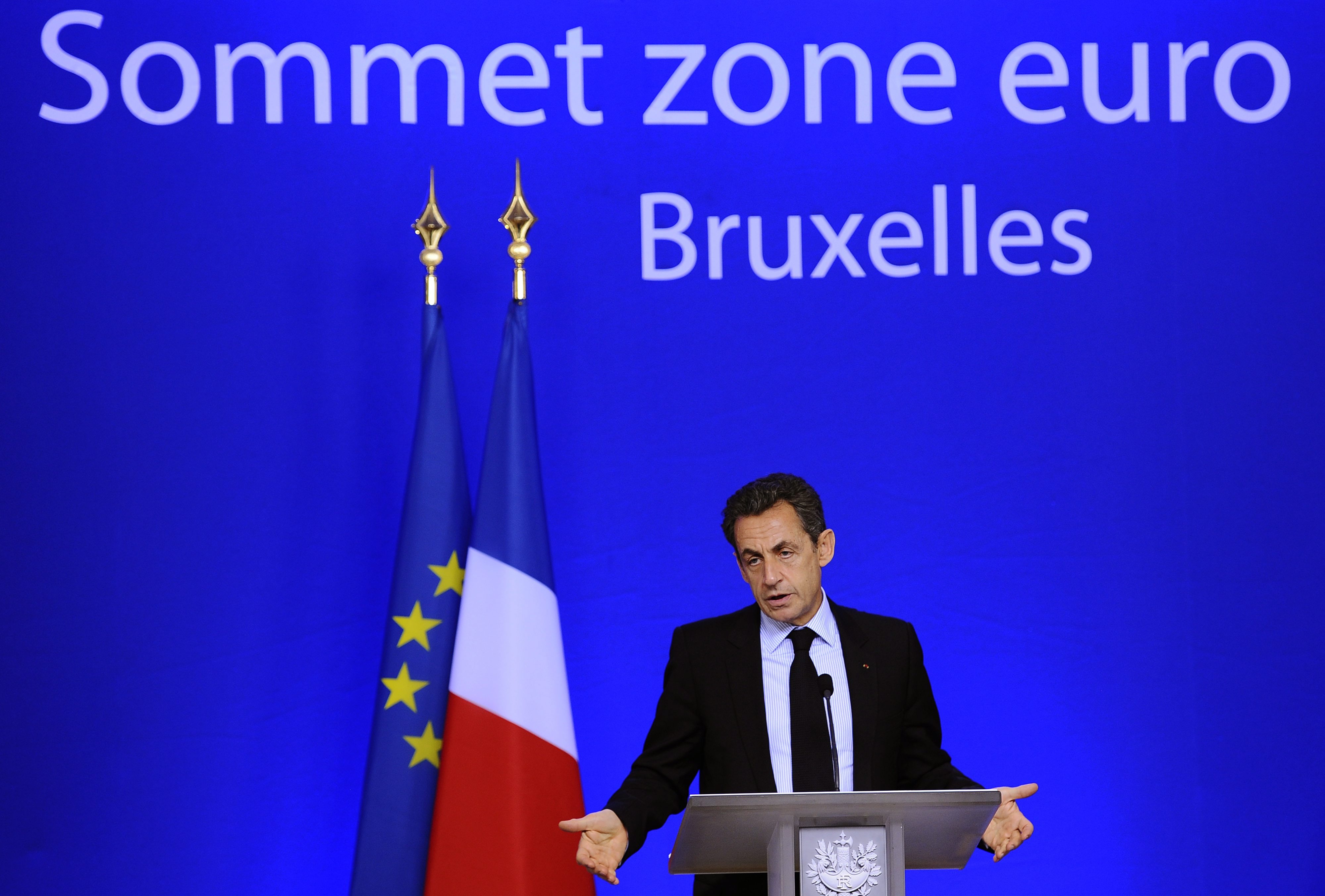 Френският президент Никола Саркози обявява сделката