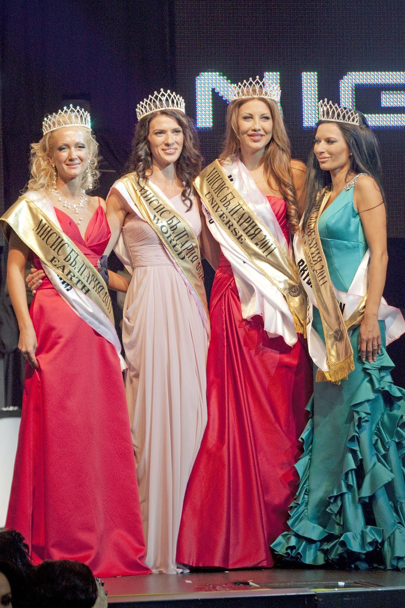 Мисис България Земя 2011 Александрина Иванова, Мисис България Свят 2011 Венелина Милева, Мисис България Вселена 2011 Венета Хари