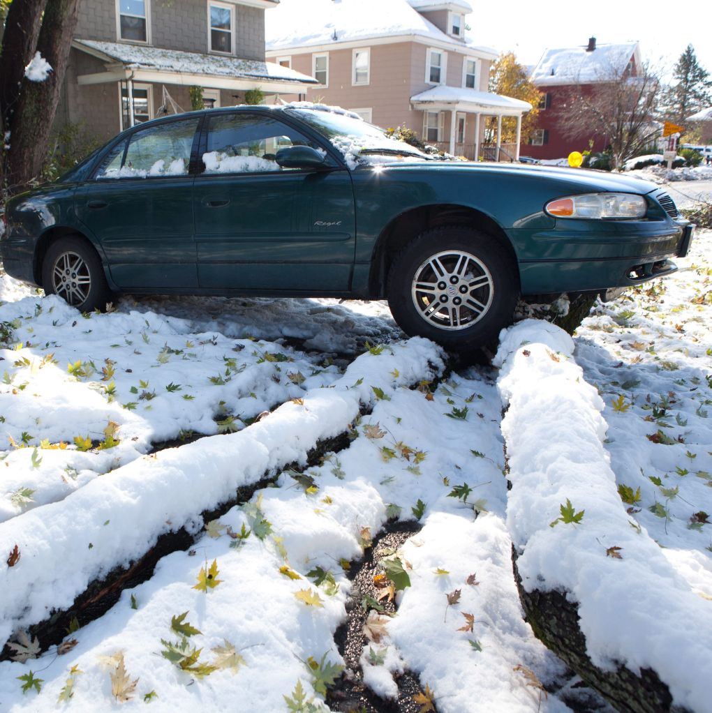 Снежни бури взеха над 10 жертви в САЩ, 3 щата бедстват