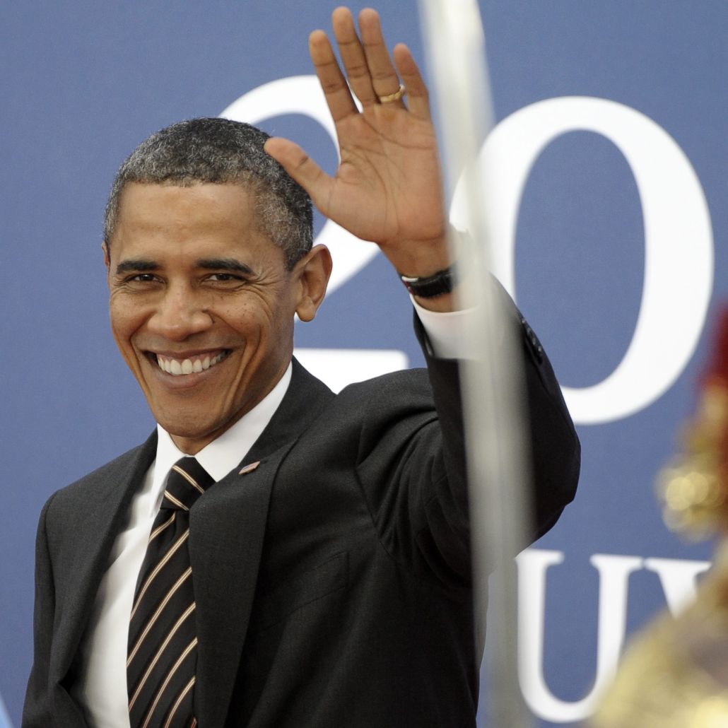 Свалиха от тв ефир руска водеща заради среден пръст за Обама