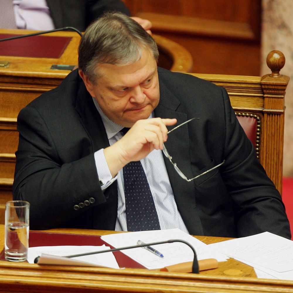 Венизелос поискал нов мандат, за да може кабинетът да прокара поредния непосилен пакет от мерки за икономии