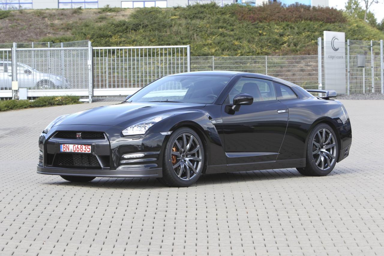 Nissan представи модернизирания GT-R (видео)