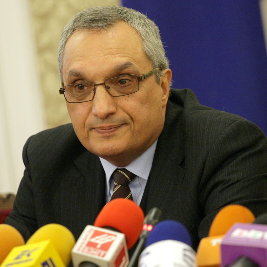 Комисията ще трябва да отговори това е ли тежка политическа корупция или не е, заяви Иван Костов