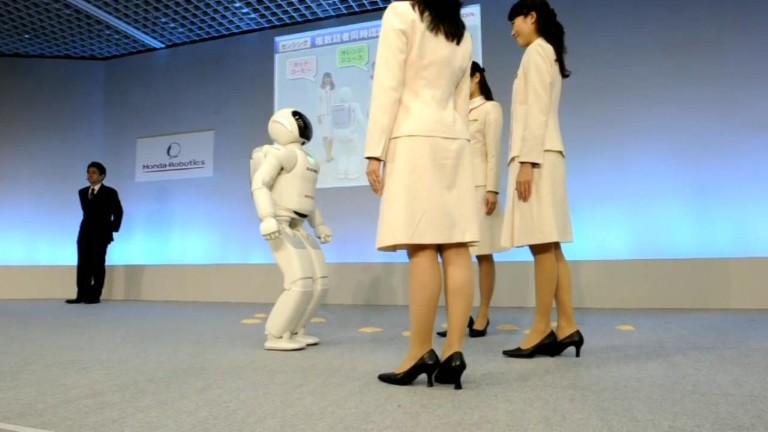 Роботът ASIMO