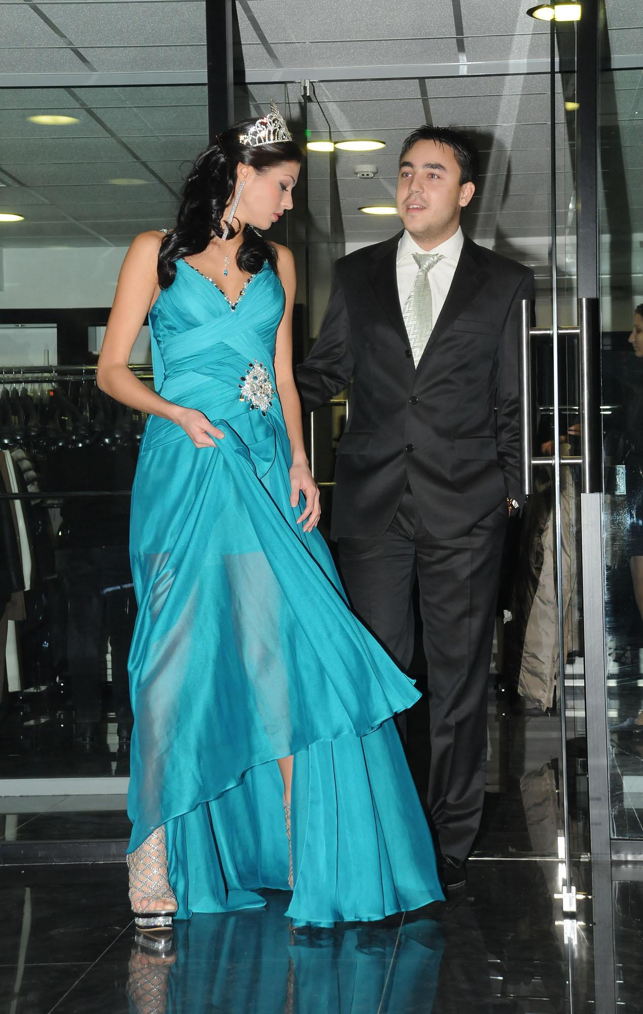 Мис България 2011 Ваня Пенева с кавалер | Лайф.dir.bg