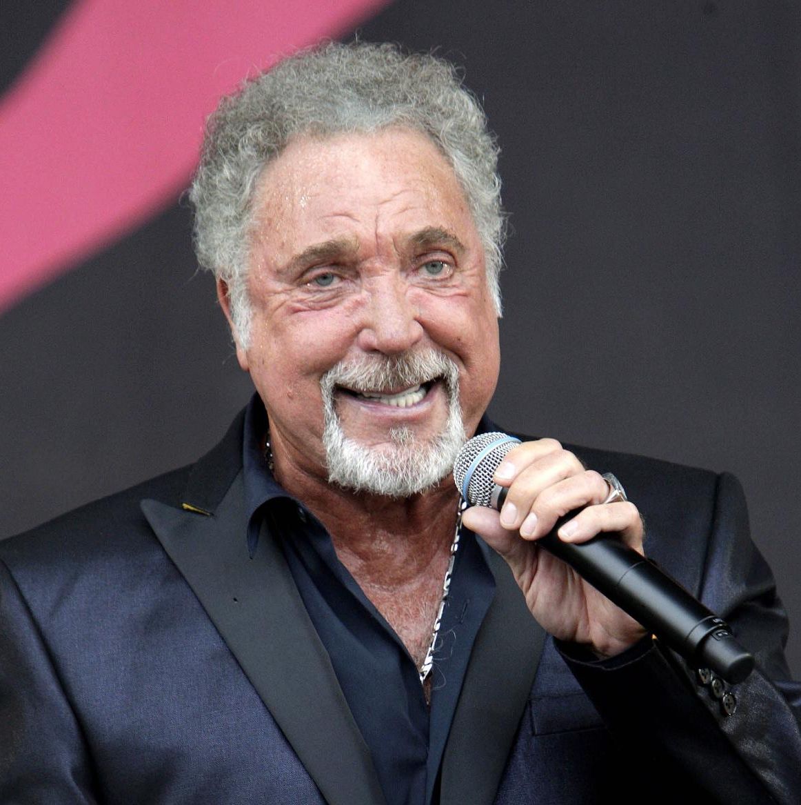 Том джонс лучшее слушать. Tom Jones. Певец Джонс. Tom Jones Singer. Tom Jones 2023.