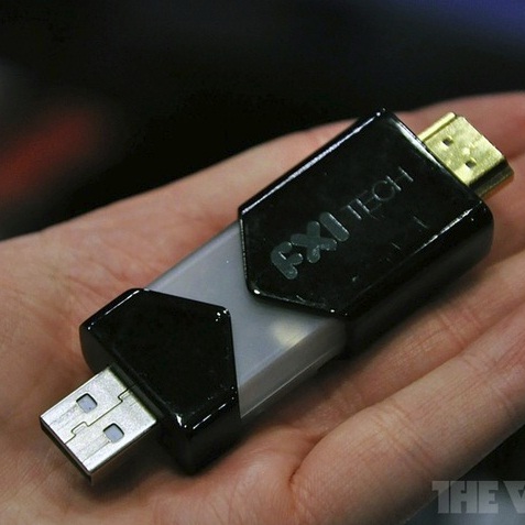 Компютърът Cotton Candy има размери на USB флаш