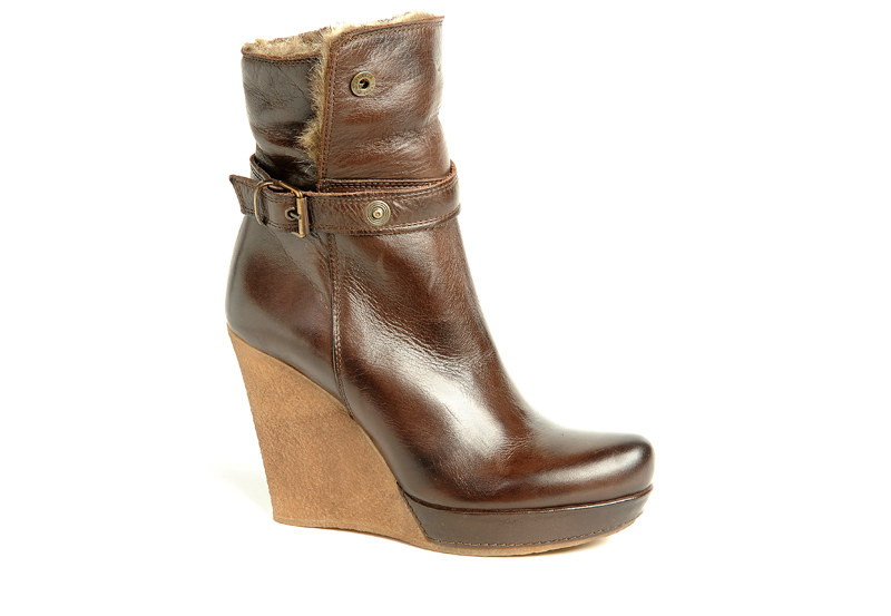 Wedges с кожа